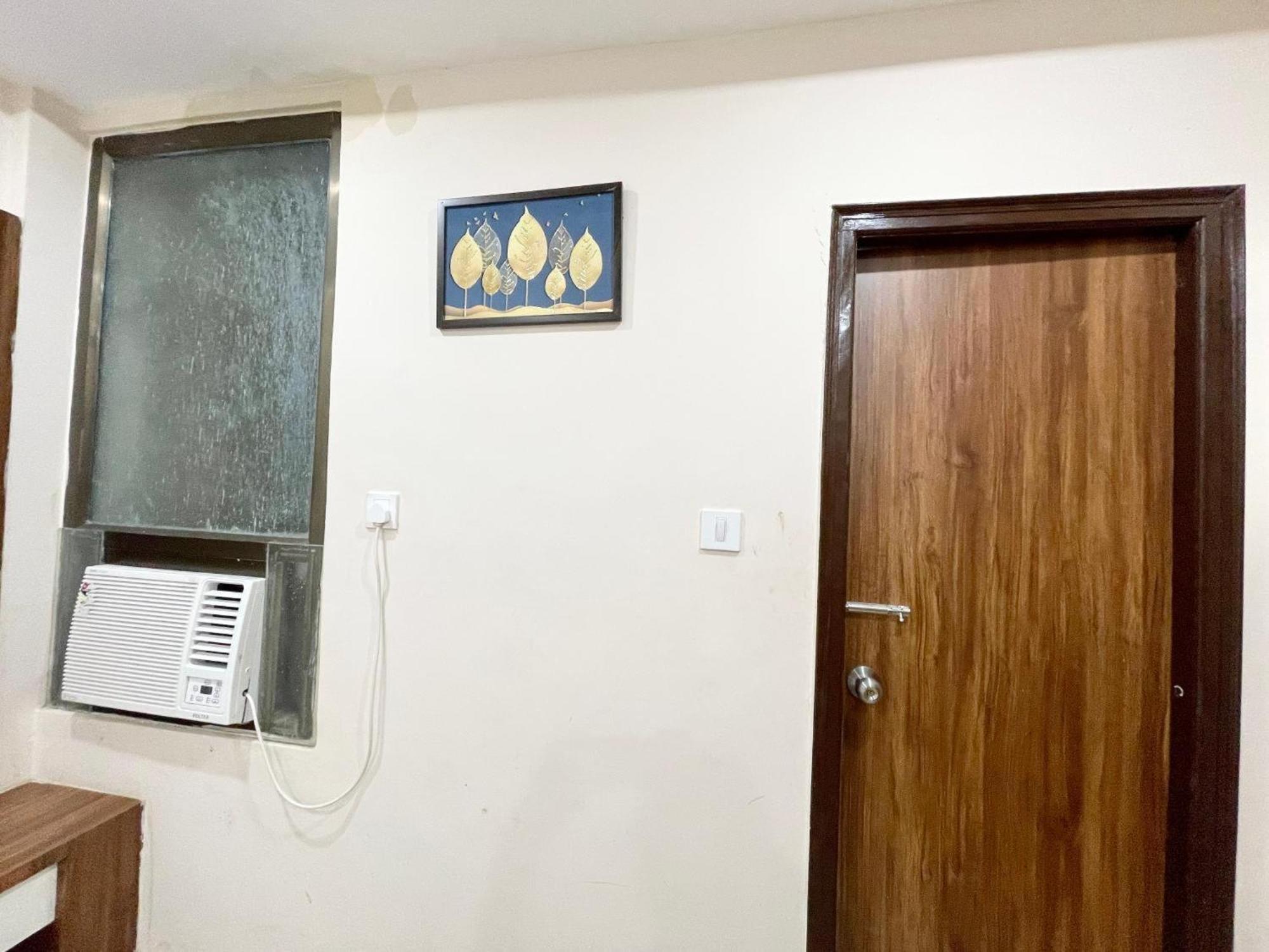 Hotel Shree Radha Krishna Varanasi Exterior foto